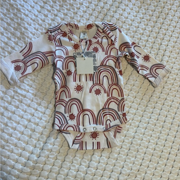 kate quinn Other - NWT Kate Quinn onesie 3-6m